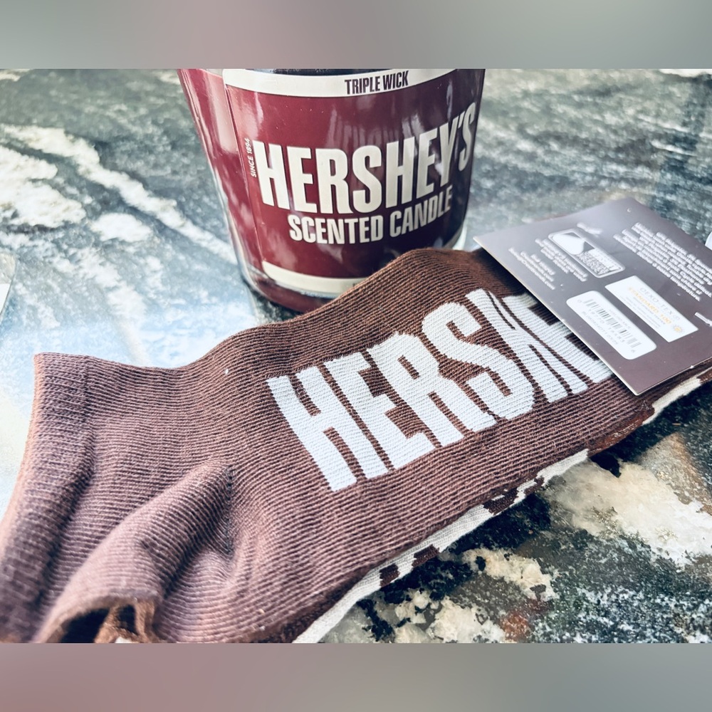Hersheys candle and socks bundle. 14 oz. triple wick jar; 2 pr low socks. NWT